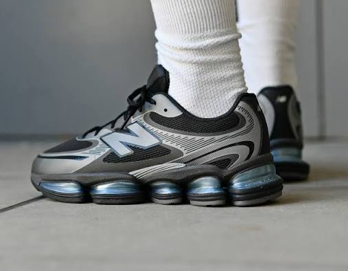 New Balance 2000