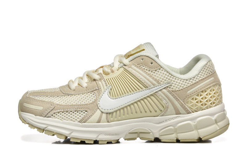 Nike vomero 5 beige