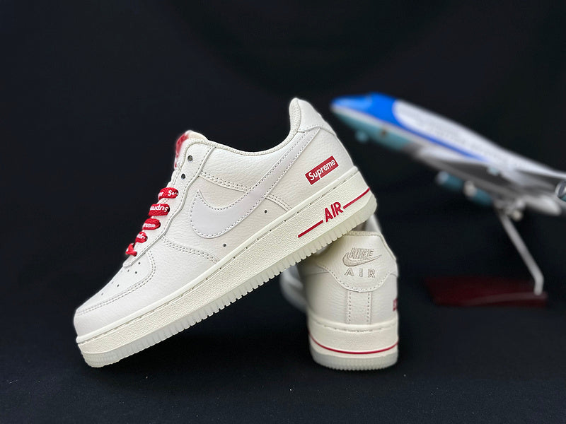 Nike Air Force 1 Low Supreme White