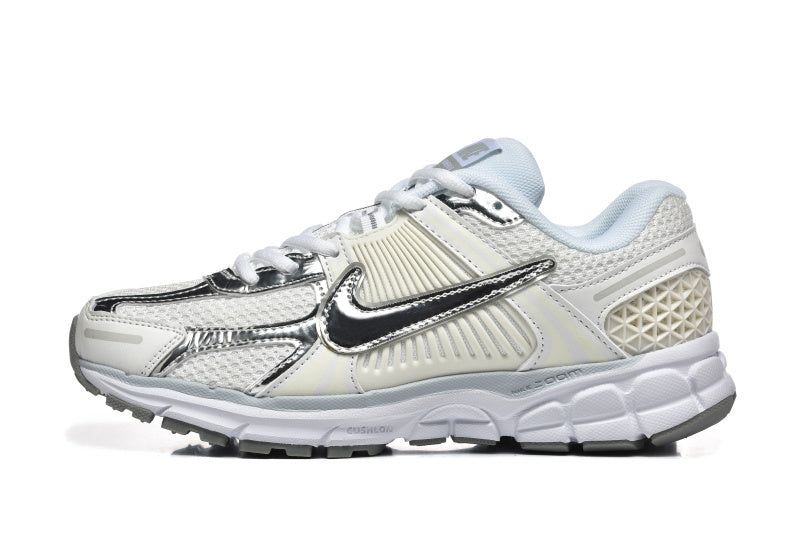 Nike Vomero 5 Photon Dust Metallic Silver