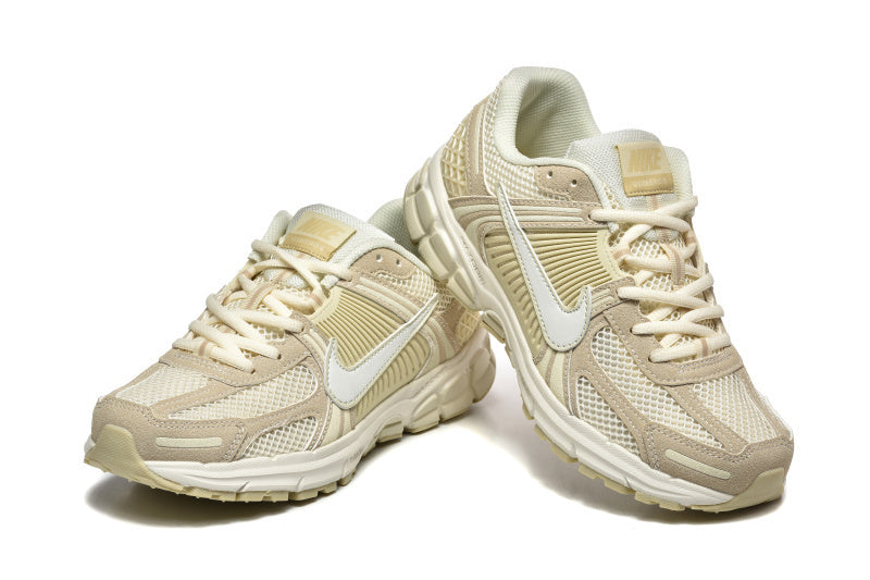 Nike vomero 5 beige