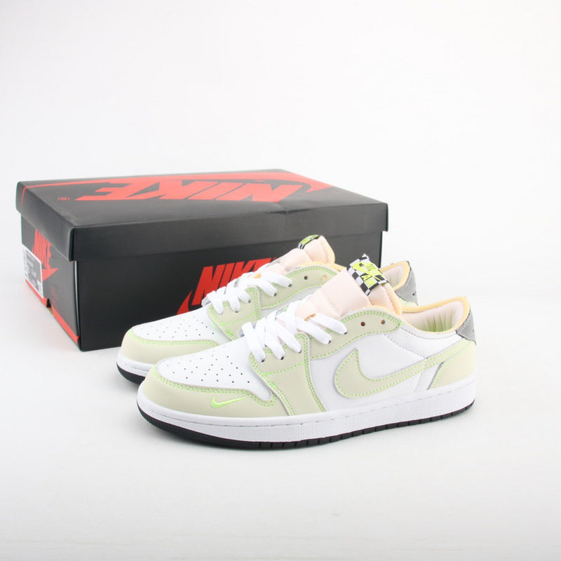 AIR JORDAN 1 RETRO LOW WHITE GHOST GREEN BLACK