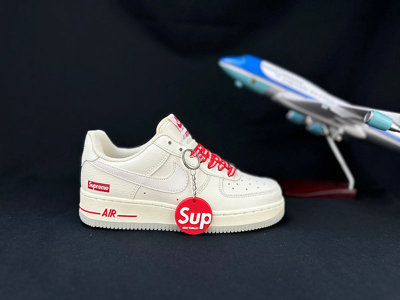 Nike Air Force 1 Low Supreme White