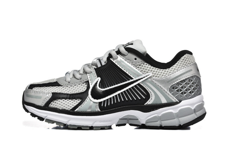 Nike Vomero 5 gris et noir