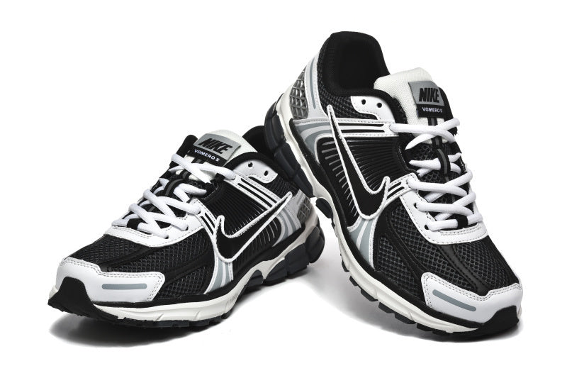 Nike Vomero 5 noir et blanc