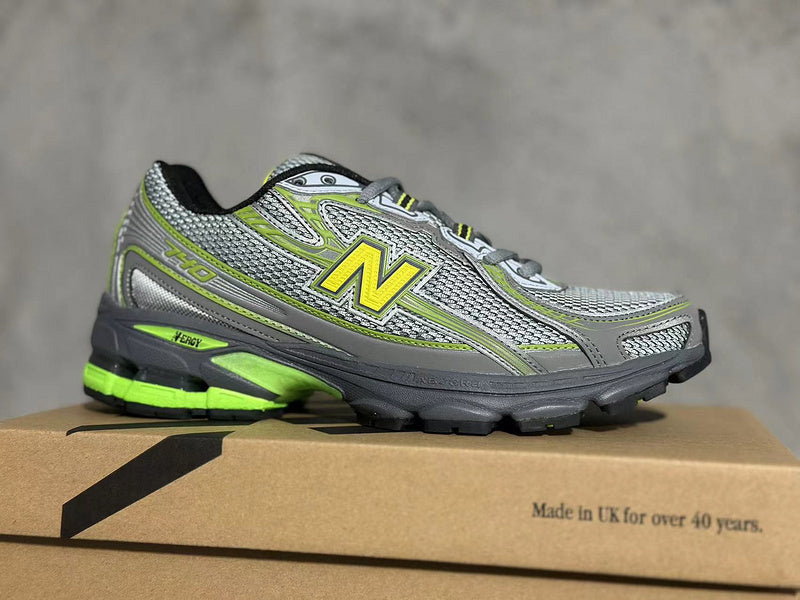 NEW BALANCE 740 Gris Ver