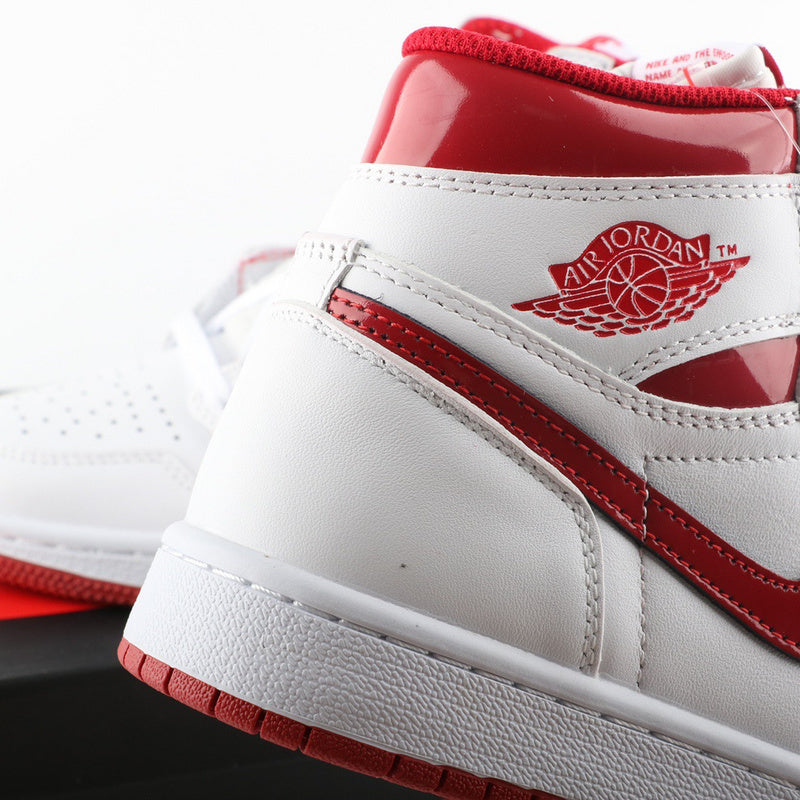 Air Jordan 1 Retro High OG metallic red
