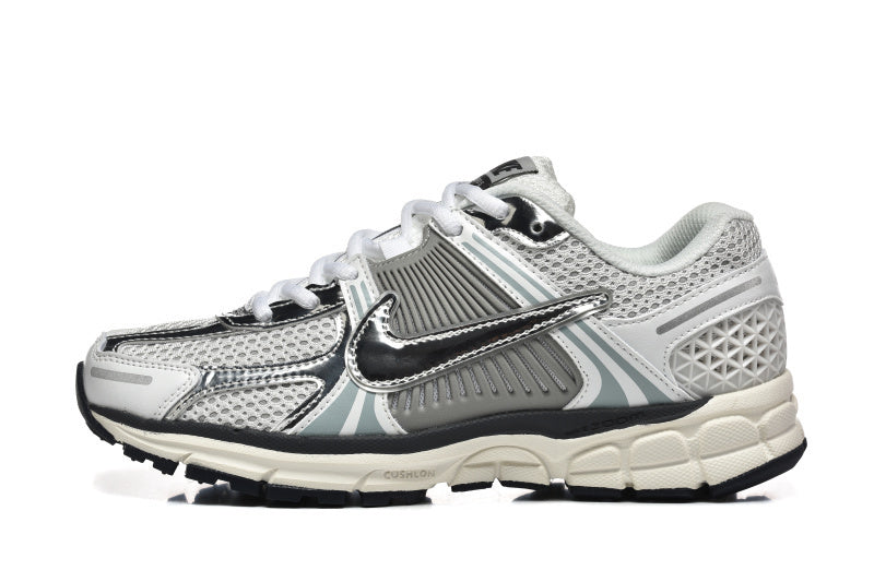 Nike Vomero 5 Gris métallique