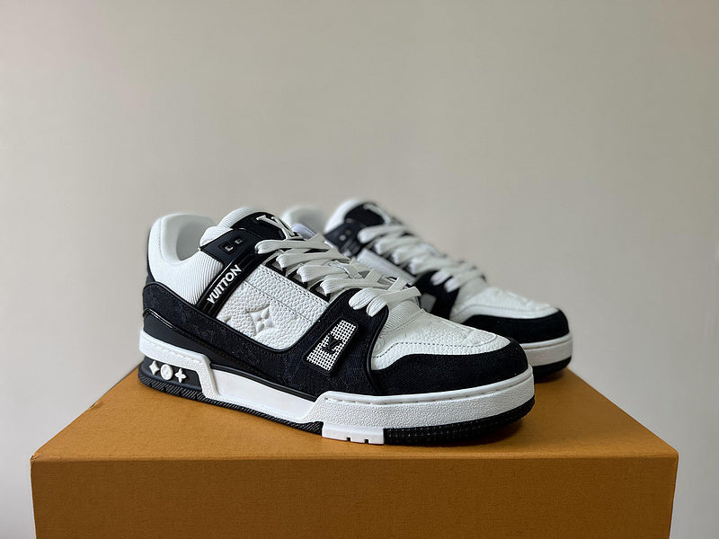 Sneaker LV Trainer black and white