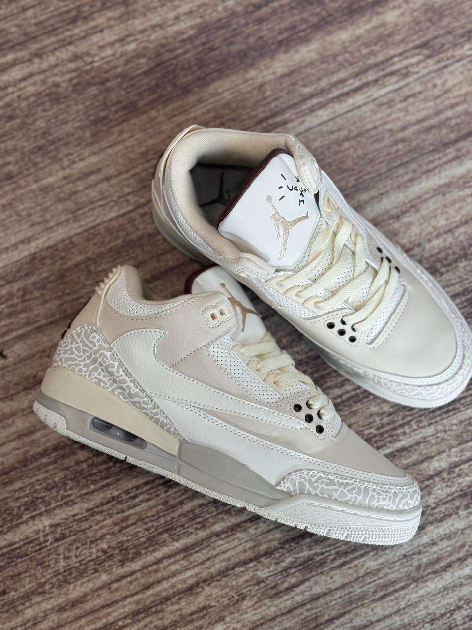 Jordan 3 Rétro Travis Scoot